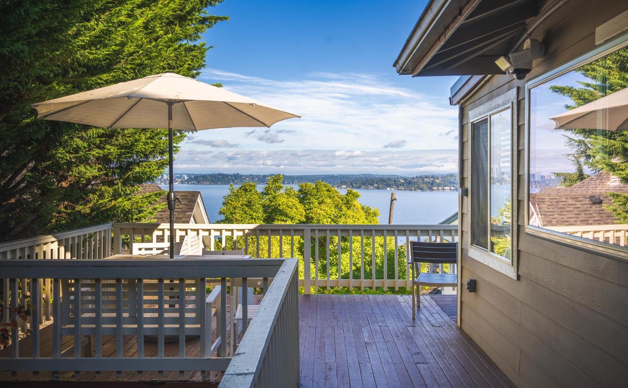 فيلا Sunrise On Lake Washington سياتل المظهر الخارجي الصورة