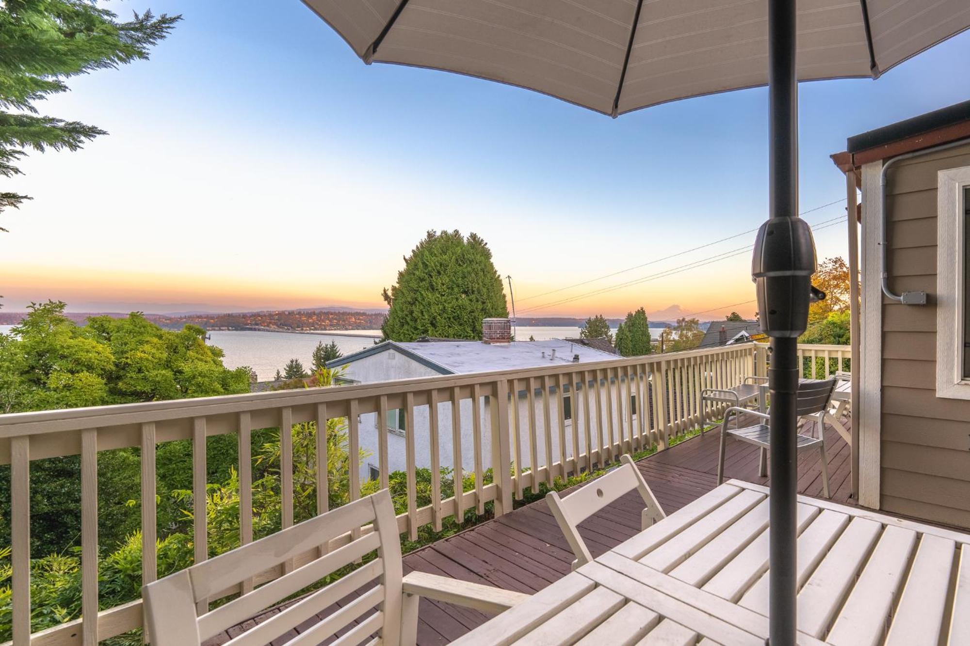 فيلا Sunrise On Lake Washington سياتل المظهر الخارجي الصورة