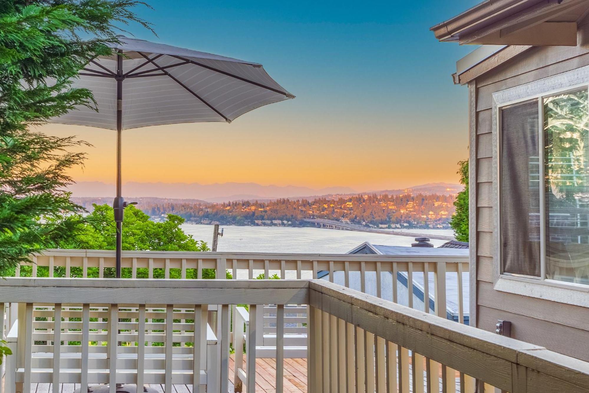فيلا Sunrise On Lake Washington سياتل المظهر الخارجي الصورة